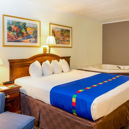 Park Inn By Radisson Sharon West Middlesex Extérieur photo