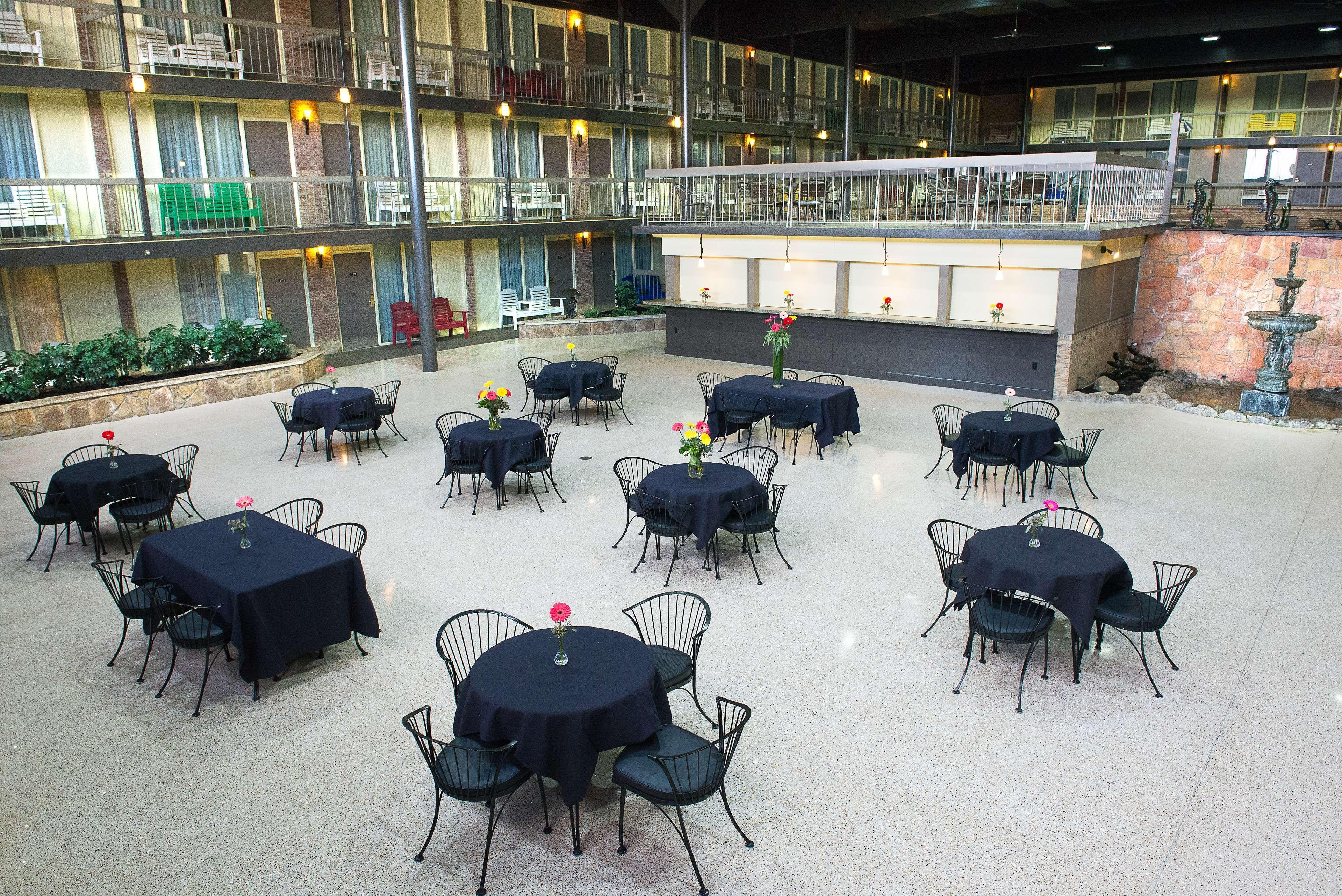 Park Inn By Radisson Sharon West Middlesex Extérieur photo