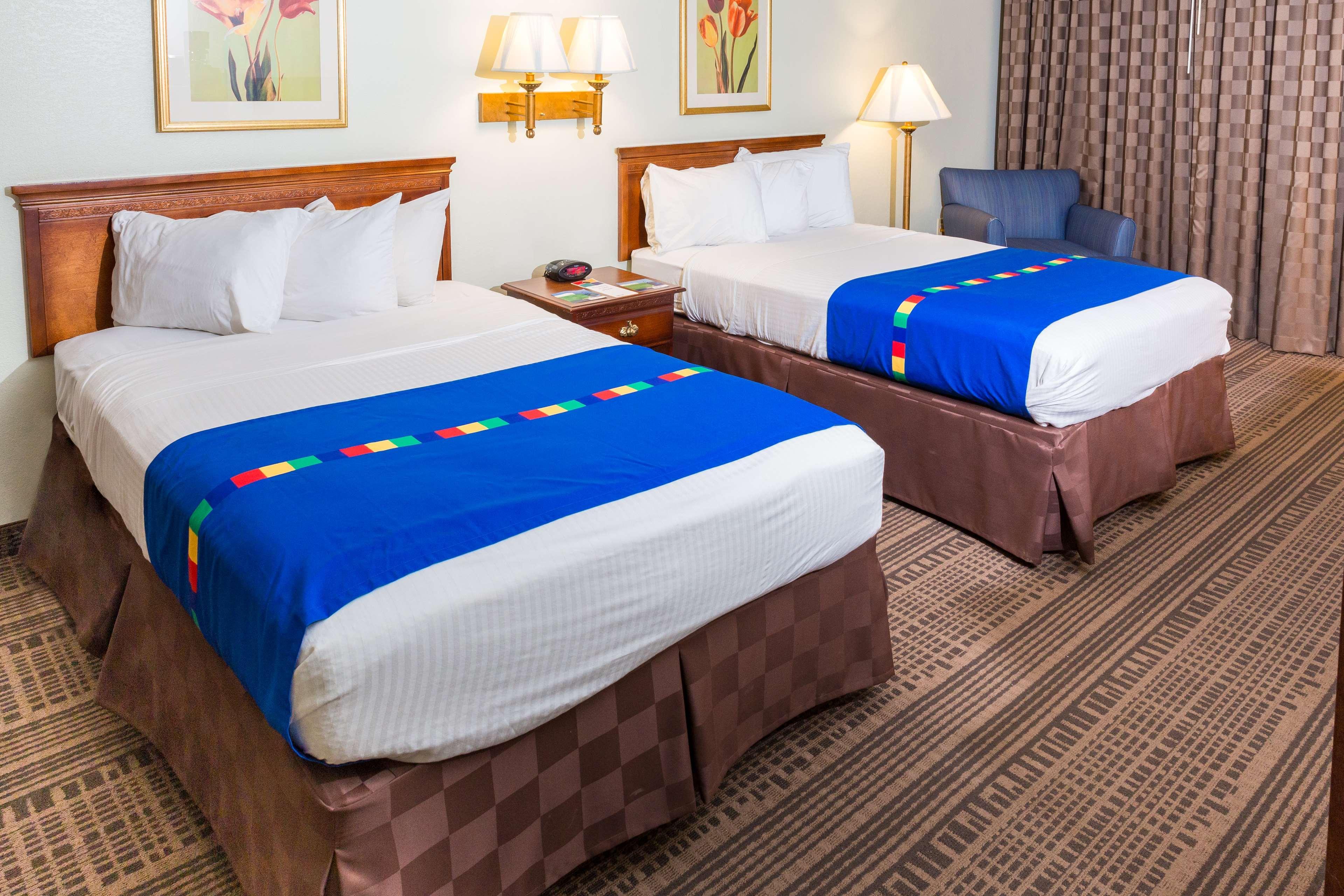Park Inn By Radisson Sharon West Middlesex Extérieur photo