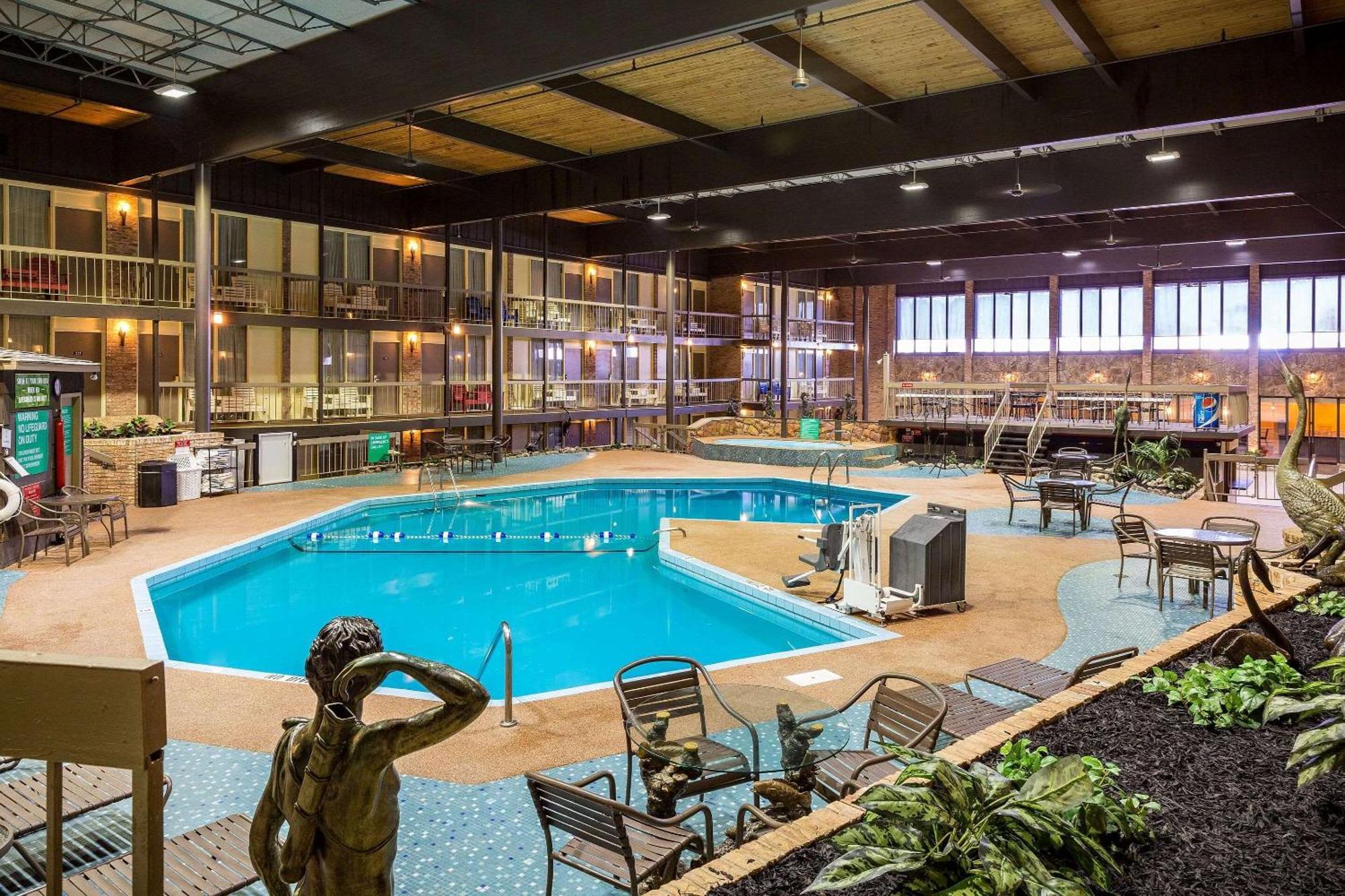 Park Inn By Radisson Sharon West Middlesex Extérieur photo
