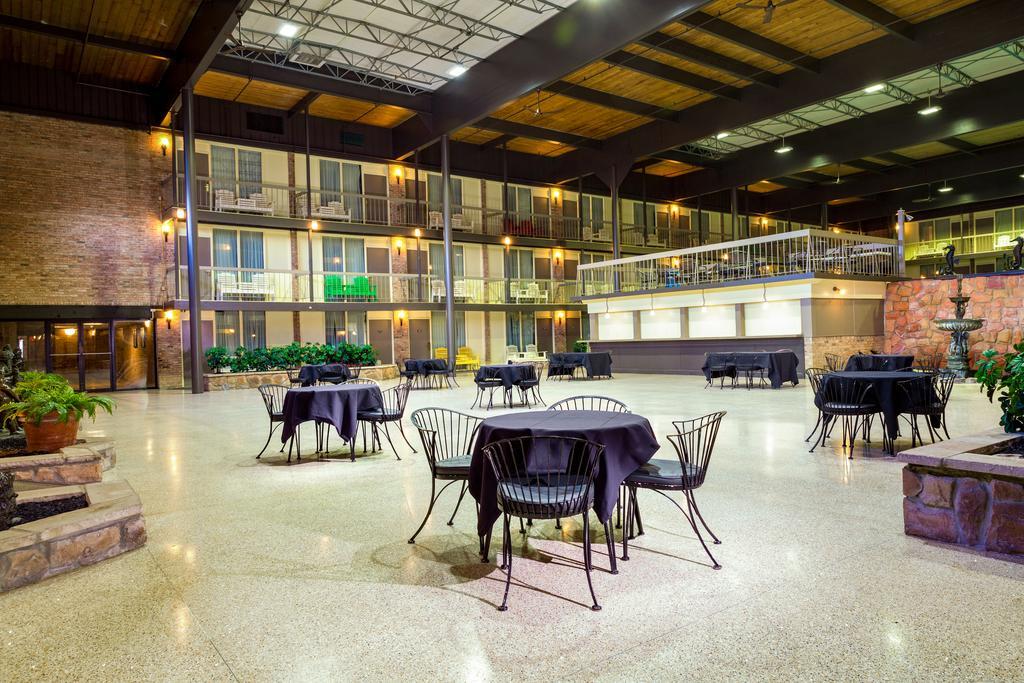 Park Inn By Radisson Sharon West Middlesex Extérieur photo